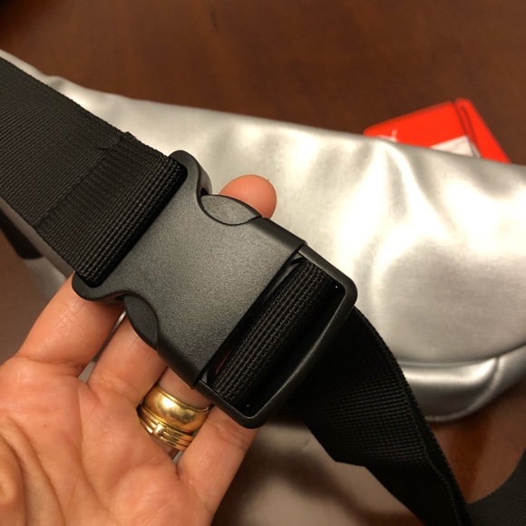 Puma Royale PU New With Tag Hipster Silver Fanny Pack - Picture 8 of 16